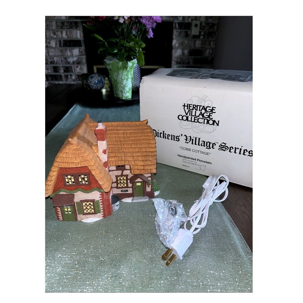 Department 56 Dickens Village Series "Cobb Cottage" #5824-6 W/ Box & New Light